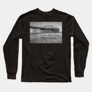 Side on view of the Victorian Cromer pier on the Norfolk coast Long Sleeve T-Shirt